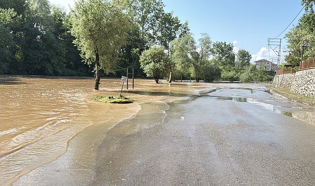 Bartın Irmağı'nda su seviyesi 2 metre yükseldi
