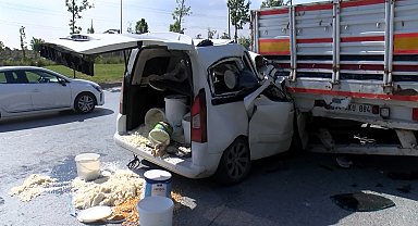 Başakşehir'de kaza tutanağı tutarken arkadan başka bir araç çarptı; sürücü otomobilde sıkıştı