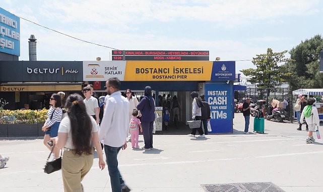 Bayramın ikinci gününde Adalar vapur iskelesinde yoğunluk yaşandı