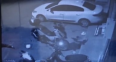 Beyoğlu'nda tartıştığı kişinin motosikletini kundakladı 4 motosiklet yandı: 'Gereksiz yere gaza bastı tartıştık'