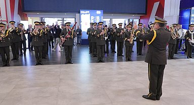 Birinci Ordu Bölge Bando Komutanlığı, SAHA 2026 Fuarı'nda konser verdi