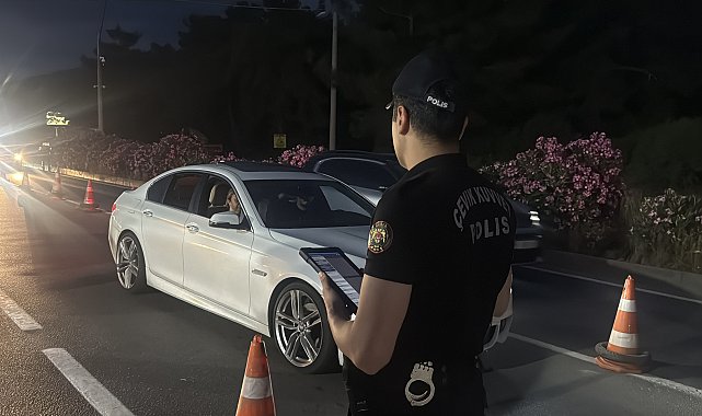 Bodrum'da bayram hareketliliği; polis ekiplerinden ilçe girişinde denetim