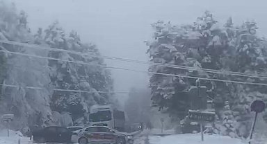 Bolu Dağı'nda kar yağışı