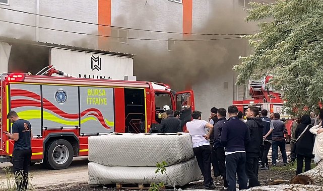 Bursa'da koltuk fabrikasında yangın
