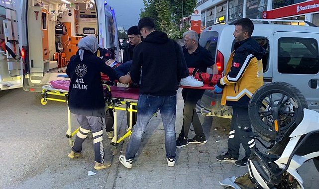 Bursa'da motosiklet, hafif ticari araca çarptı: 2 yaralı