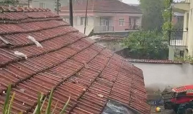 Bursa'da sağanak günlük yaşamı olumsuz etkiledi