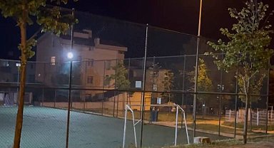 Büyükçekmece'de parkta bıçaklı kavga: 2 ağır yaralı