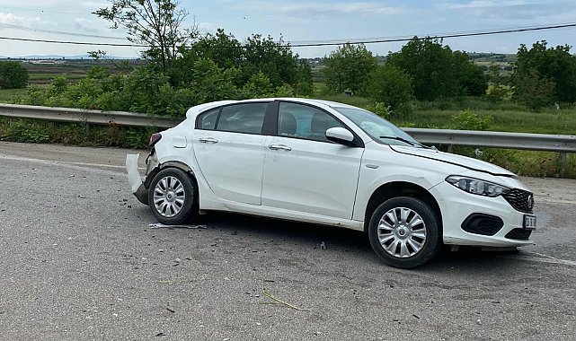 Çanakkale'de 2 otomobilin çarpıştı: 2 ölü, 3 yaralı