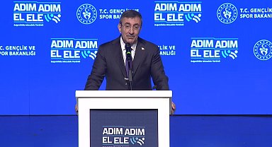 Cevdet Yılmaz, 'Adım Adım El Ele: Bağımlılıkla Mücadele Hareketi Programı'nda konuştu