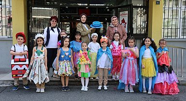 Çocuklardan atık malzemelerle renkli tasarımlar