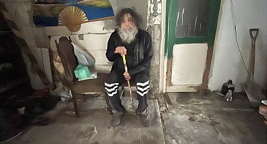Çöp evden çıkarılıp, barınma merkezine yerleştirildi; görünümü değişti
