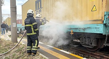 Çorlu'da yük treninin vagonunda çıkan yangın söndürüldü