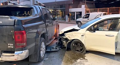 Çorum'da 3 aracın karıştığı zincirlemede kazada 1 kişi yaralandı