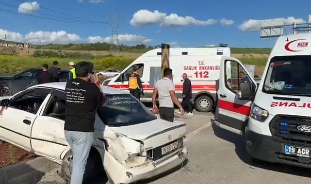 Çorum'da iki otomobil çarpıştı: 4 yaralı