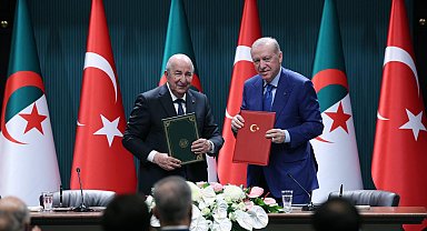 Cumhurbaşkanı Erdoğan, Cezayir Cumhurbaşkanı Tebbun'u resmi törenle karşıladı