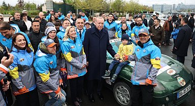 Cumhurbaşkanı Erdoğan, İpek Yolu Rallisi katılımcıları ile buluştu