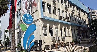 Denizli'de Merkezefendi Belediyesi'ne operasyon: 13 gözaltı