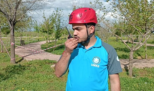 Depremi yaşayan hemşire, hayat kurtarmak için UMKE'ye katıldı