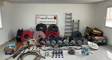 Depremzedelerin köy evlerinden 11 milyon değerinde malzeme çaldılar