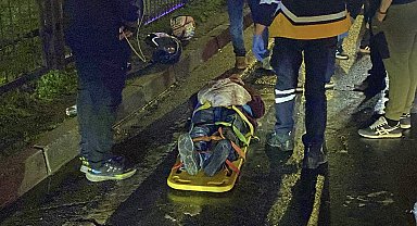 Devrilen motosikletteki 2 kişi yaralandı
