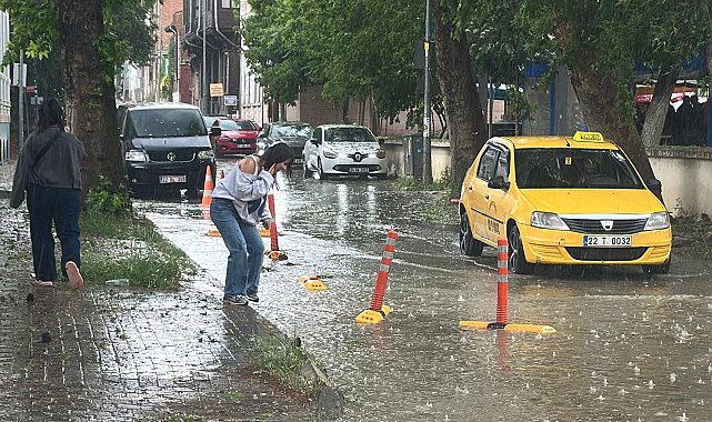 Edirne'de dolu ve sağanak etkili oldu