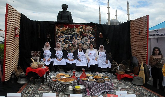Edirne'de Türk Mutfağı Haftası, kurulan bayram sofrası ile başladı
