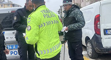 Ehliyeti daha önce iptal edilen sürücünün kullandığı aracın çarptığı yaya yaralandı