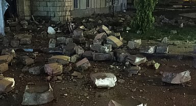 Elazığ'da, sağanakta camiye yıldırım düştü; minare yıkıldı