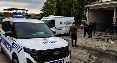 Elektrik direğinden düşüp öldü; olay kamerada