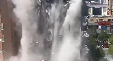 Esenyurt'ta yıkım sırasında binanın çöktüğü anlar kamerada