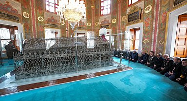 Fatih Sultan Mehmet, vefatının 545'inci yılında kabri başında anıldı