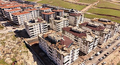 Gaziantep'te fırtınanın hasar tespiti sürüyor; çatılardaki zarar dron kamerasında