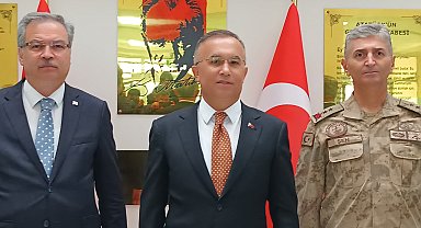 Gaziantep'te fırtınanın hasarı gün ağarınca ortaya çıktı