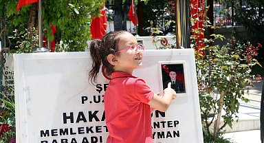 Gaziantep'te şehitlik ve mezarlıklarda ziyaretçi yoğunluğu