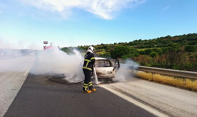 Gaziantep'te seyir halindeki otomobil yandı