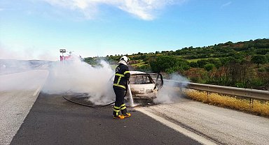 Gaziantep'te seyir halindeki otomobil yandı