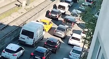 Gaziosmanpaşa'da yolun karşısına geçmek isteyen motosikletliye tramvay çarptı
