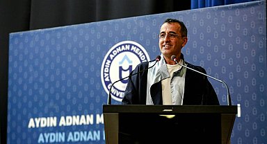 Güvenlik görevlisi olarak çalıştığı üniversiteden birincilikle mezun oldu