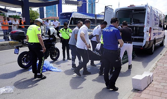 Hafif ticari aracın çarptığı çocuk öldü