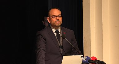 İletişim Başkan Yardımcısı Şahin: Sanal medyanın aşırı kullanımı riskleri beraberinde getiriyor