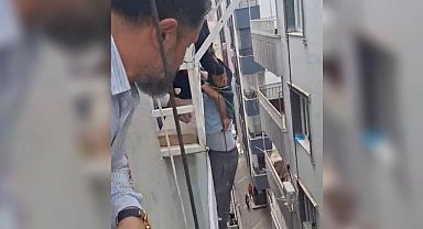 İnşaatta asansör kazası; işçilerden biri düştü, diğeri demirlere tutundu