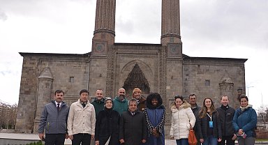 İpek Yolu Kervanı, yolculuğuna Erzurum'dan başladı