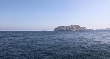 İran: Deniz Kuvvetleri'nin hızlı uyarısıyla ABD gemilerinin Hürmüz Boğazı'na girmesi engellendi