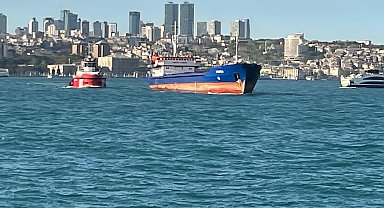 İstanbul Boğazı'nda gemi arızası; trafik askıya alındı -1