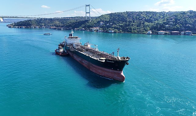 İstanbul Boğazı'nda gemi trafiği çift yönlü askıya alındı Geniş haber- havan aktüel görüntülerle