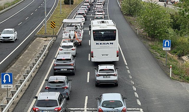 İstanbul-Tekirdağ kara yolunda trafik yoğunluğu