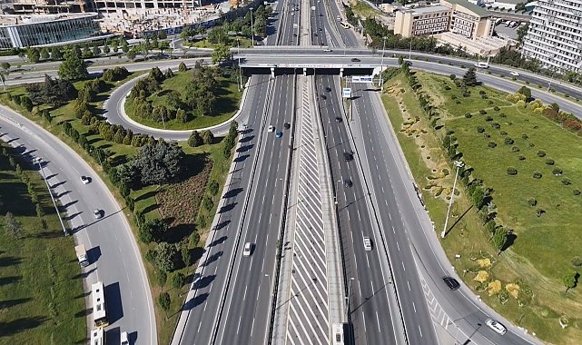 İstanbul'da bayramın ilk gününde yollar boş kaldı