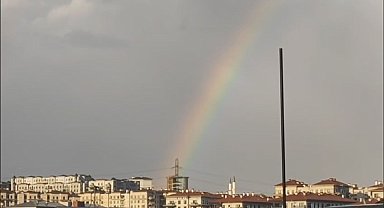 İstanbul'da yağışın ardından gökkuşağı sürprizi