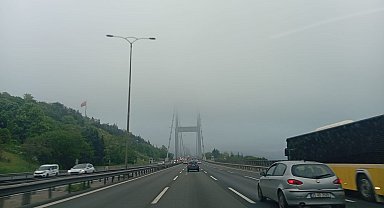 İstanbul'da yağmur ve sis etkili oluyor