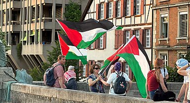 İsviçre'nin Basel kentinde Filistin'e destek eylemi düzenlendi